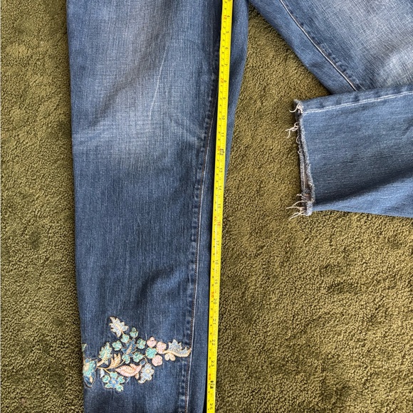 LOFT Made and Loved Loft Women’s Embroidered Button Fly Boyfriend Jeans Sz 30/10 - Picture 7 of 8